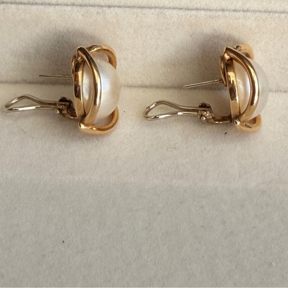 Vintage 14k gold Mabe Pearl Earrings lever Back Vintage (circa 1960s–1980s) - Picture 8 of 12